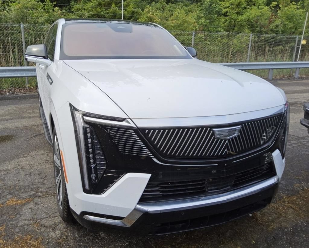 cadillac escalade iq 2026 1GYTEDKL6TU101984 image cadillac escalade iq 2026 1GYTEDKL6TU101984 image